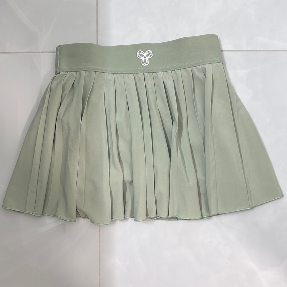 Elegant Green Tennis Skirt (TNA) - Picture 2 of 2